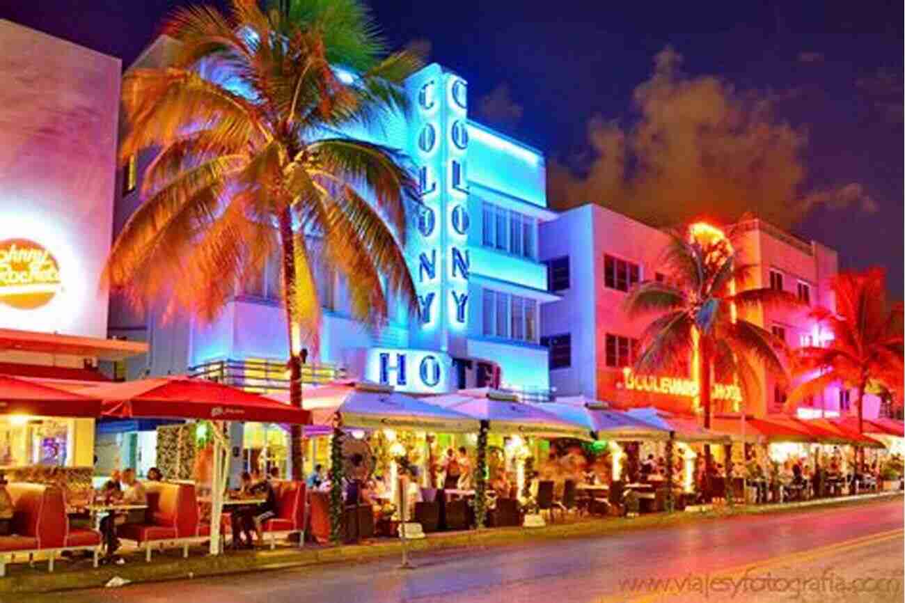 Art Deco District In Miami Pocket Guide To Miami Architecture (Norton Pocket Guides)