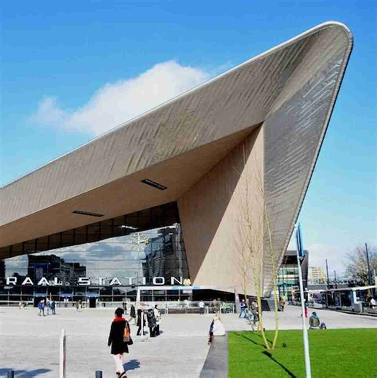 Be Amazed By The Futuristic Architecture In Rotterdam Travel Guide Netherlands : Visit The Wonders Of Netherlands (Travel To Europe With Safer : Discover Europe And Beyond 13)