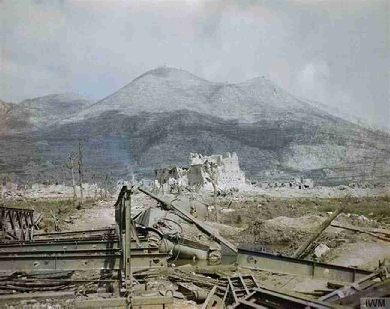 Monte Cassino: The Hill Of Heroes From Monte Cassino To Maidstone