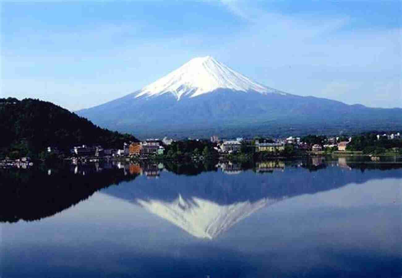 Mount Fuji Japan The Modern History Vol 1 : Telling A Story About Japan (FRESH MAN)